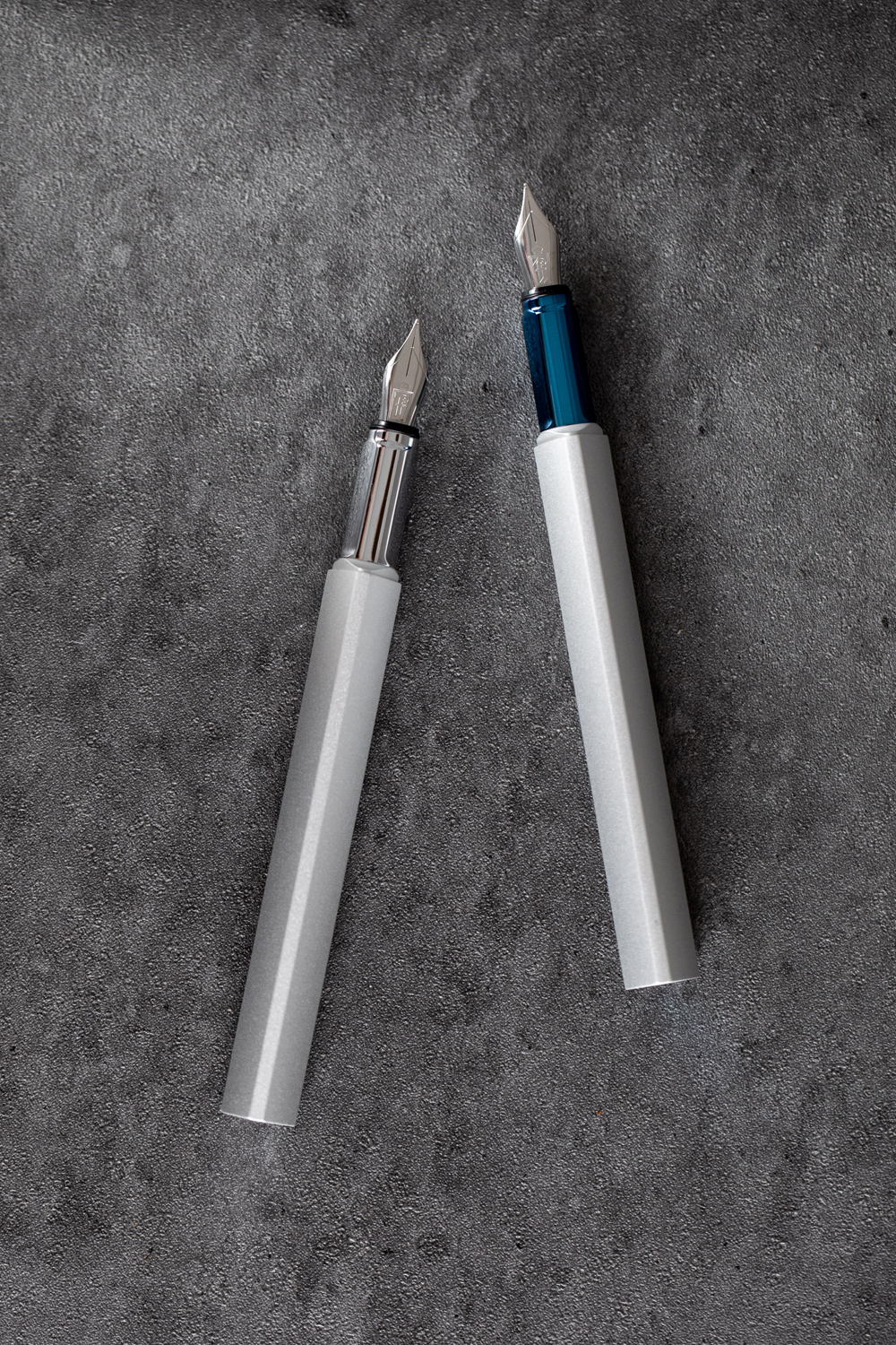 Перьевая ручка PININFARINA PF One SILVER /BLUE