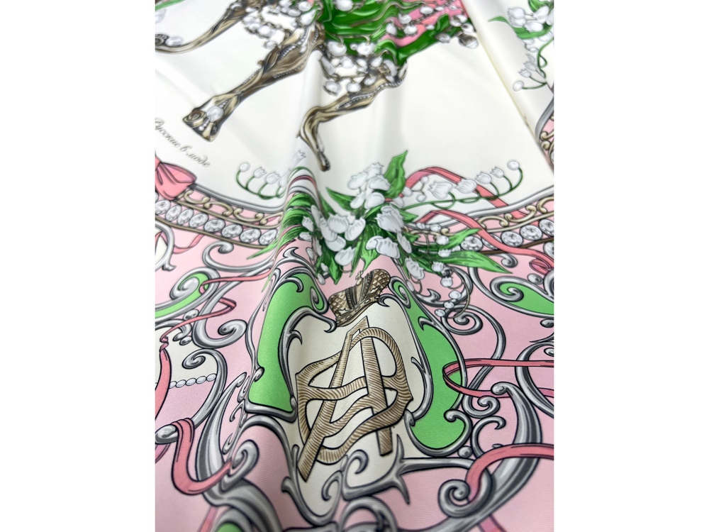 Набор: платок Ландыши и свеча Весенние цветы