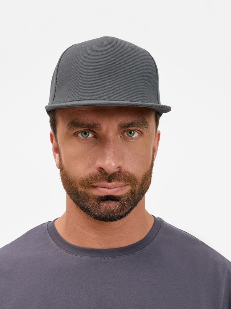 Бейсболка Epicore с прямым козырьком, серая Бейсболка Epicore с прямым козырьком, серая