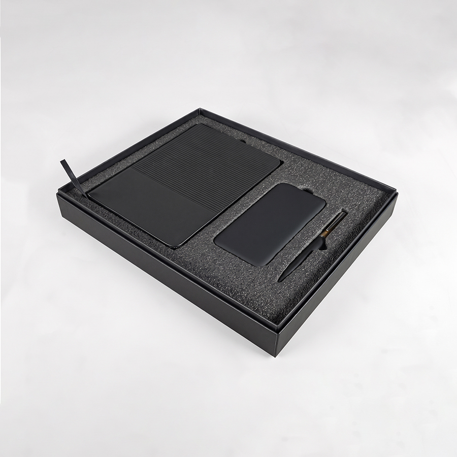 Набор подарочный RIFF: ежедневник, ручка и power bank в коробке  с ложементом