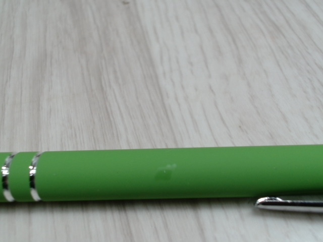 Ручка металлическая soft-touch шариковая со стилусом Sway, зеленое яблоко/серебристый (P)