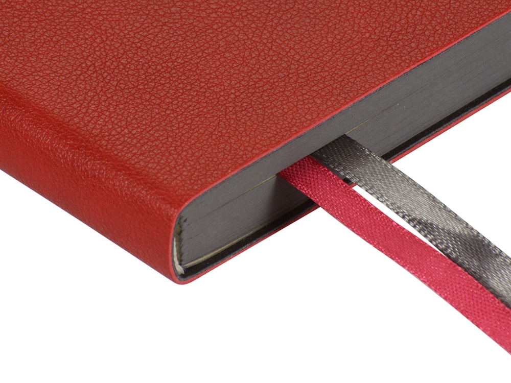 Ежедневник А5 датированный Boston 2026, красный с серым обрезом Ежедневник А5 датированный Boston 2026, красный с серым обрезом