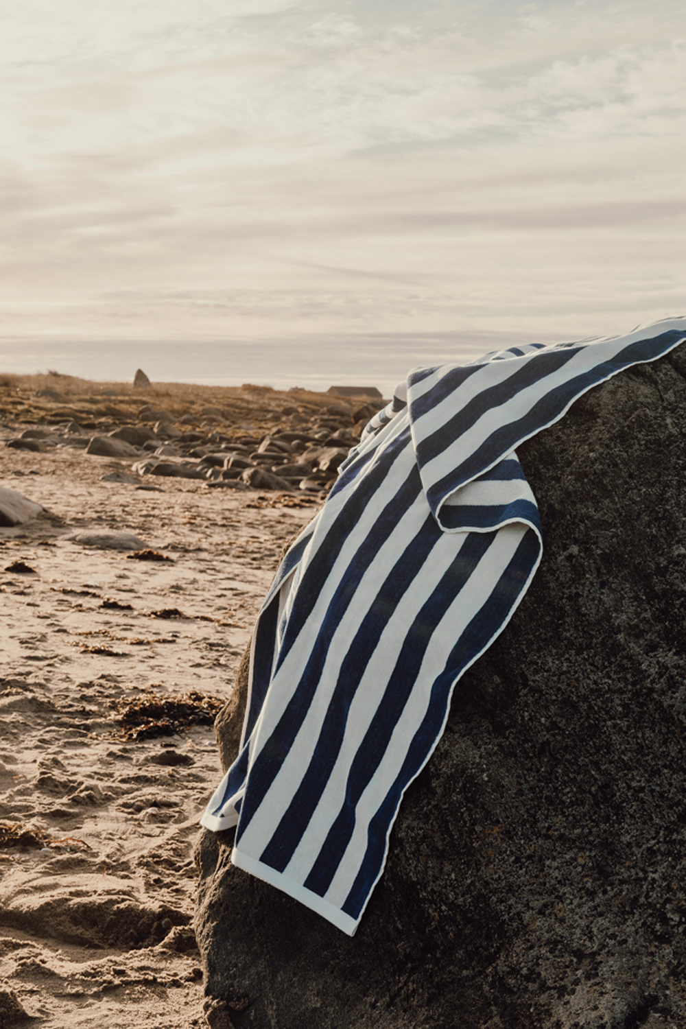 Пляжное полотенце VINGA Lagoa GRS