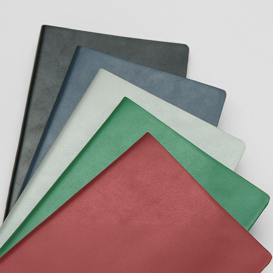 Бизнес-блокнот LADY, формат А5, серый, блок в клетку