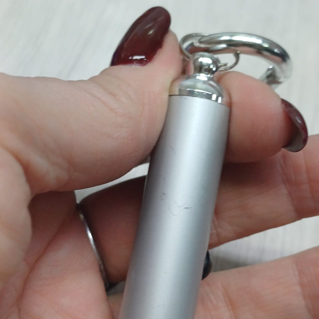 Брелок-фонарик Карабин, серебристый (Р)