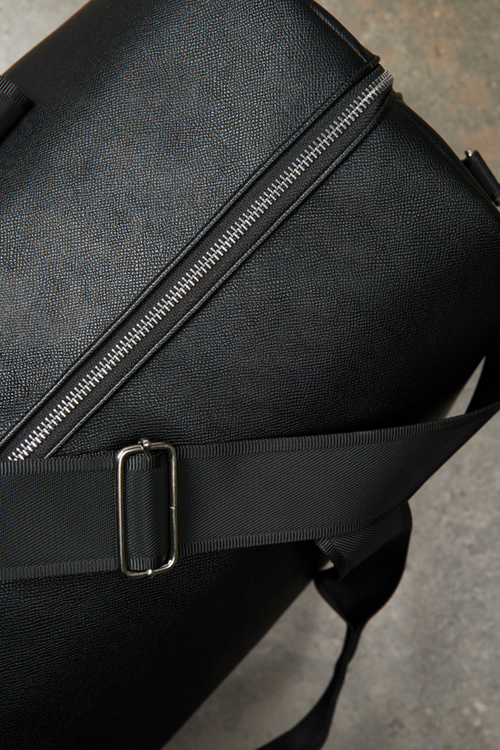 Дорожная сумка VINGA Bermond из переработанного полиуретана RCS