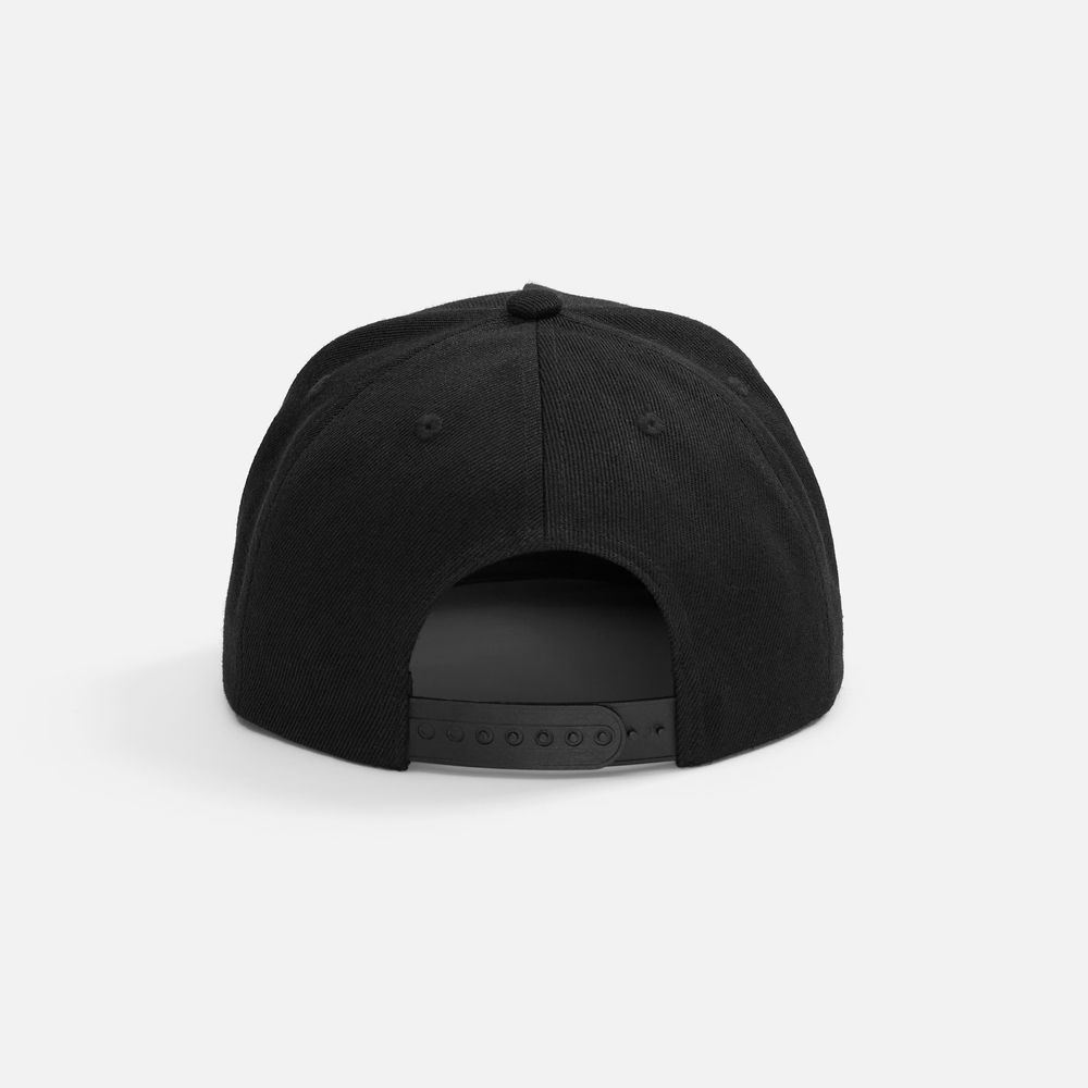 Бейсболка Epicore с прямым козырьком, черная Бейсболка Epicore с прямым козырьком, черная