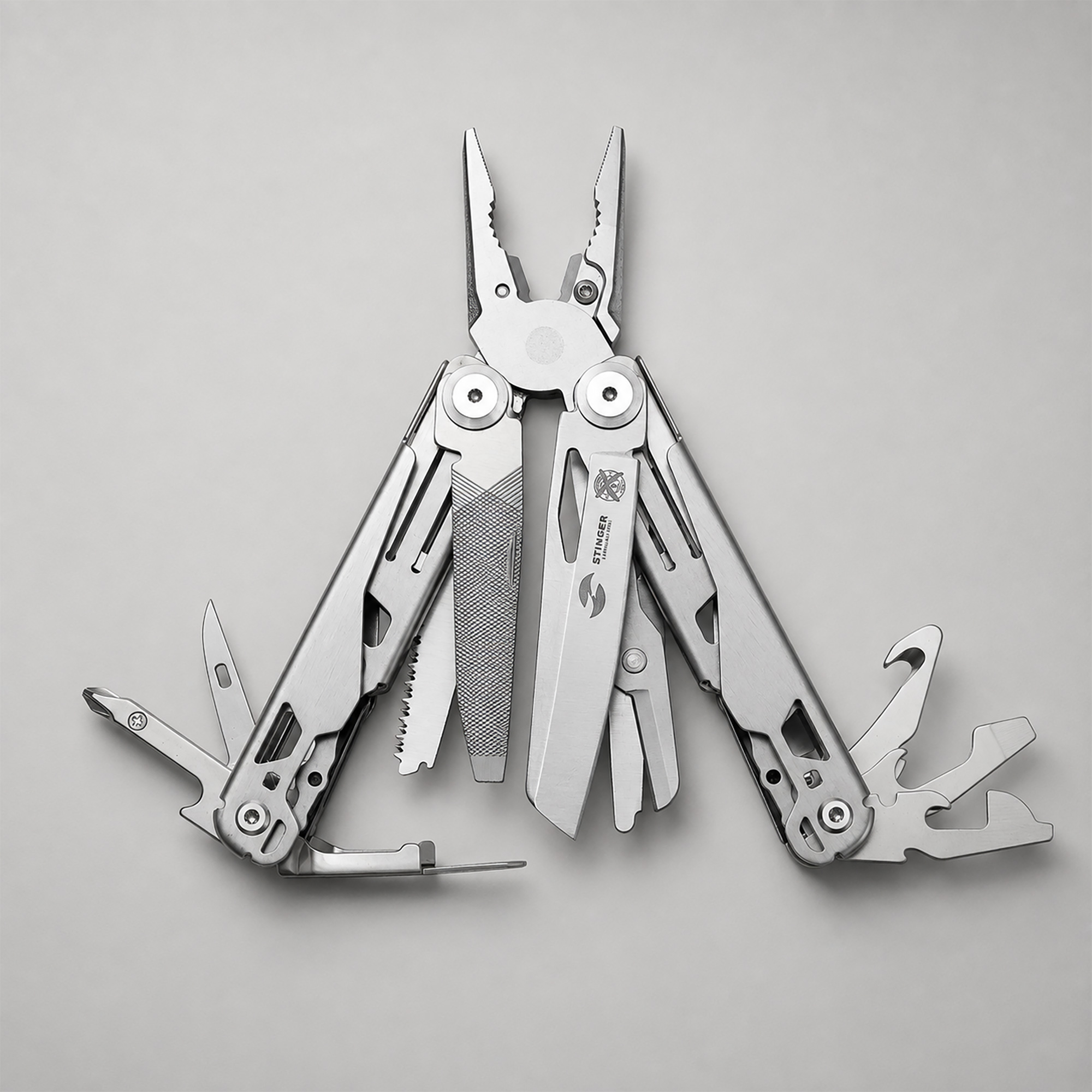 Мультитул Stinger, 107 х 40 мм, 20 функций, нержавеющая сталь, серебристый, в комплекте нейлоновый чехол, в картонной коробке