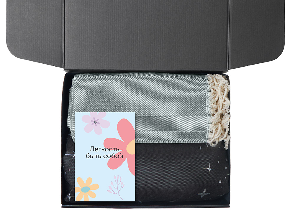 Подарочный набор Re:f. Shelter с пледом, зеркалом, свечой и диффузором Подарочный набор Re:f. Shelter с пледом, зеркалом, свечой и диффузором