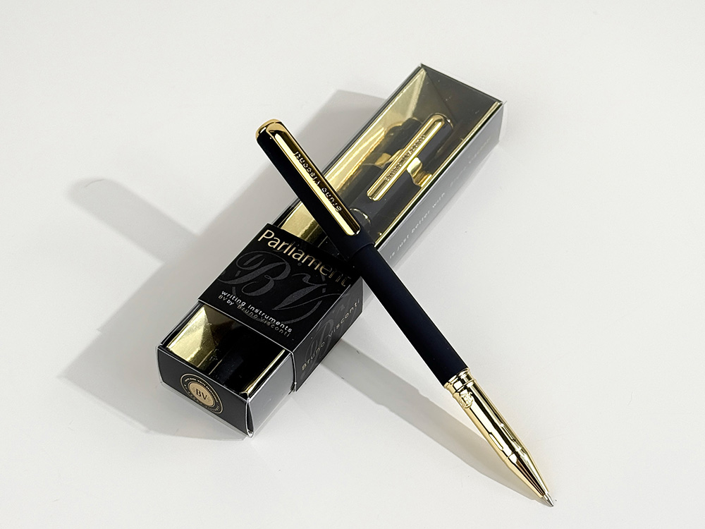 Ручка пластиковая шариковая Parliament, 0,7 мм, синие чернила, черный/золотистый Ручка пластиковая шариковая Parliament, 0,7 мм, синие чернила, черный/золотистый