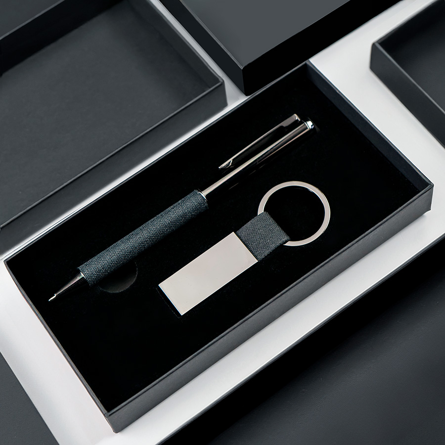 Набор ручка+ брелок COLLISION, черный/темно-серый, металл, пластик, картон