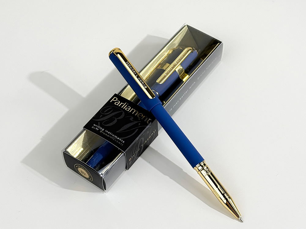 Ручка пластиковая шариковая Parliament, 0,7 мм, синие чернила, темно-синий/золотистый