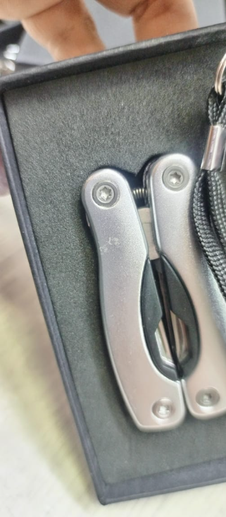 Подарочный набор Scout с многофункциональным ножом и фонариком, серебристый (P)