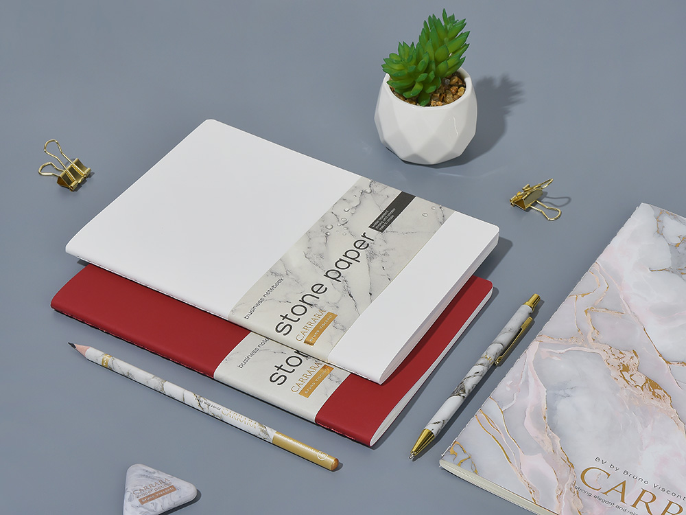 Тетрадь с каменной бумагой А5 Carrara 40 л., линейка, бордовый Тетрадь с каменной бумагой А5 Carrara 40 л., линейка, бордовый