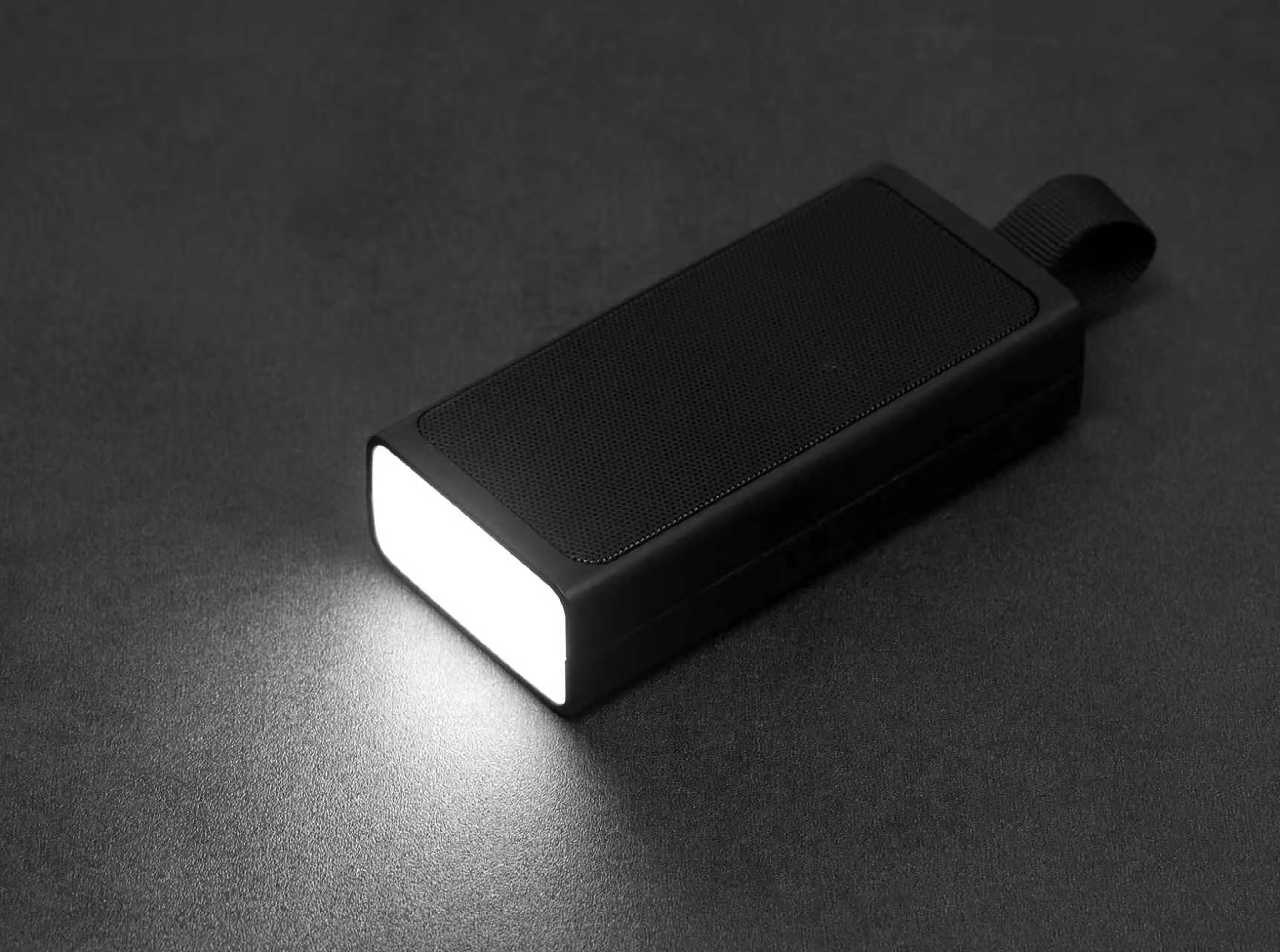 Bluetooth колонка "Vibe" 5Вт с фонариком и магнитным креплением