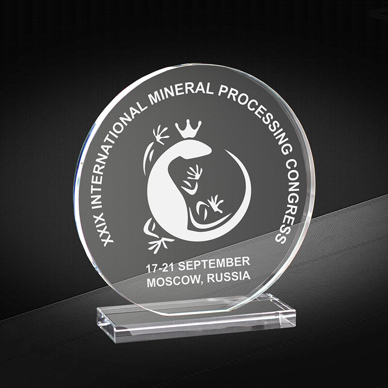 Награда из стекла с лазерной гравировкой