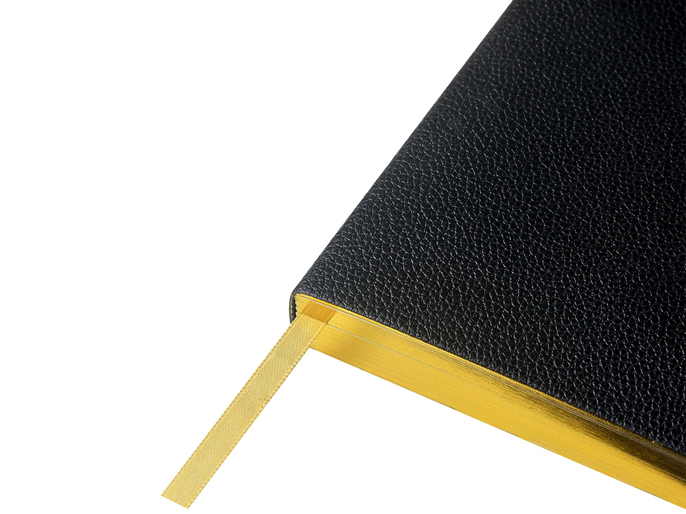 Ежедневник недатированный А5 Black с нашивкой, черный Ежедневник недатированный А5 Black с нашивкой, черный