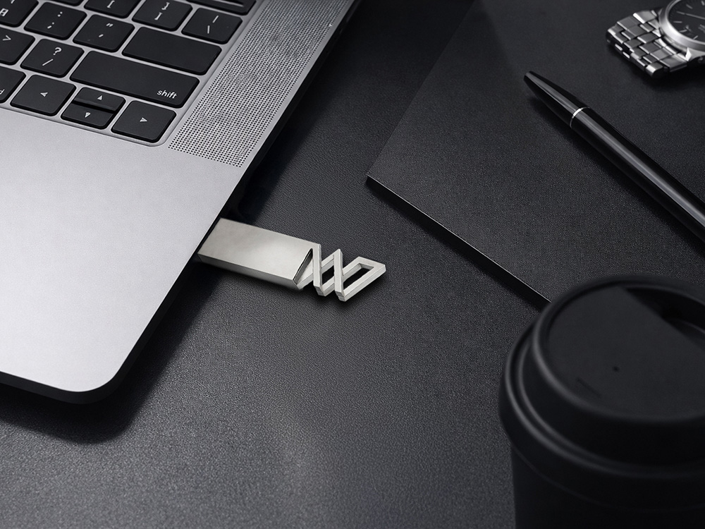 Флешка 32 ГБ USB 3.0 Адорн Флешка 32 ГБ USB 3.0 Адорн