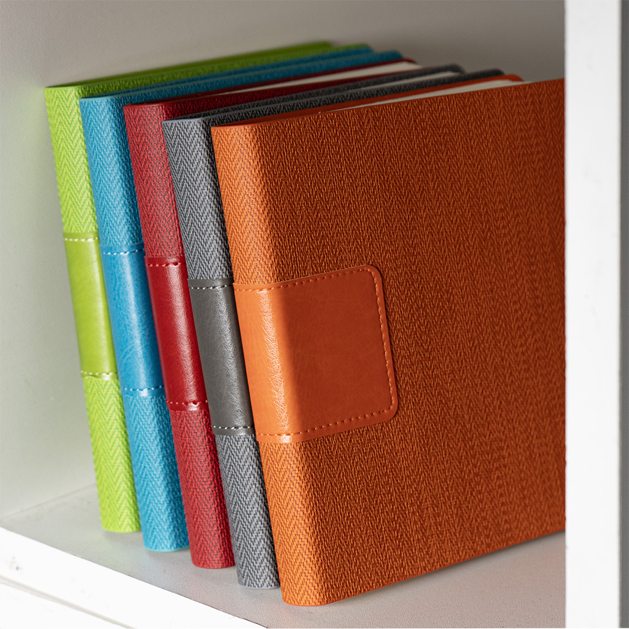 Ежедневник недатированный Scotty, А5-,  оранжевый, кремовый блок, без обреза